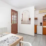 Cozy In With Kitchen شقة